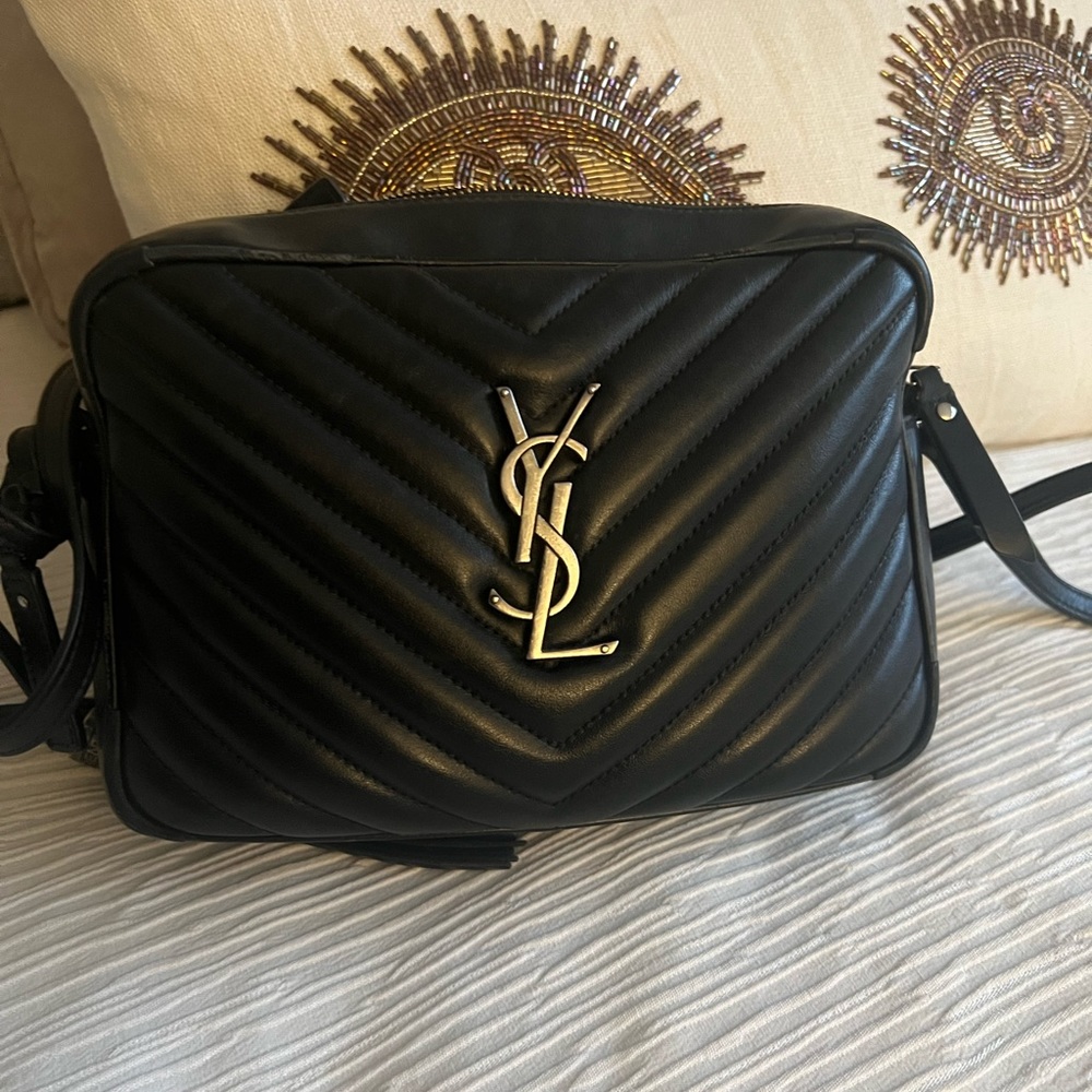 Yves Saint Laurent Black Quilted Leather Camera Bag with Gold Logo - Picture 3 of 17